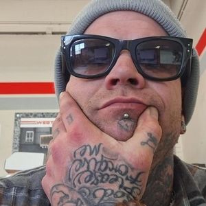 Meet your Posher, Larry